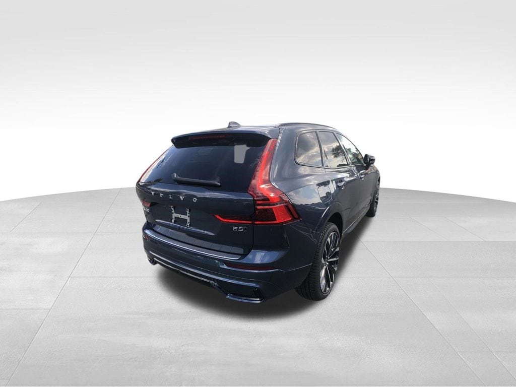 2026 Volvo XC60 Plus - Photo 8