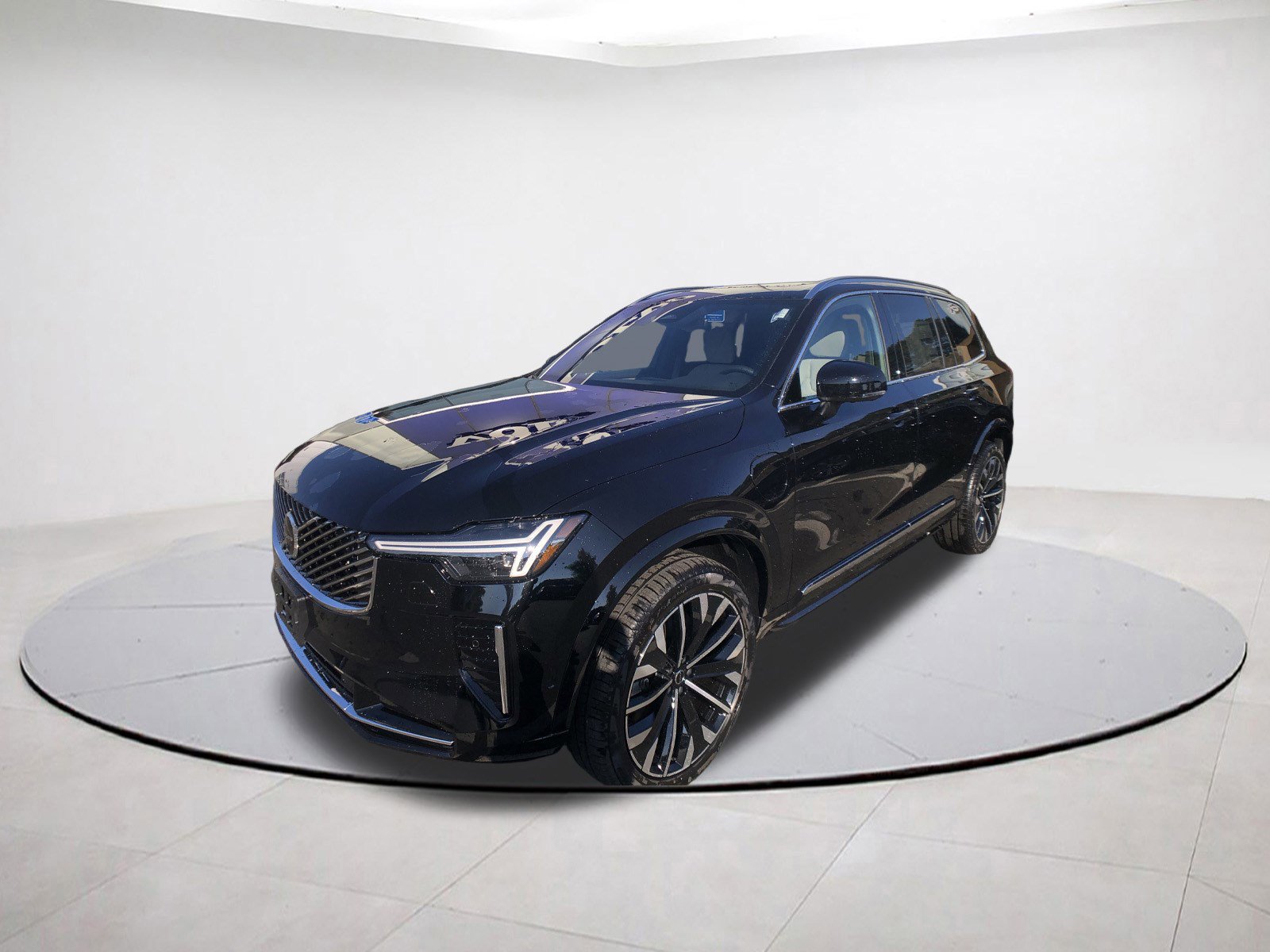 2026 Volvo XC90 T8 Plus photo 3