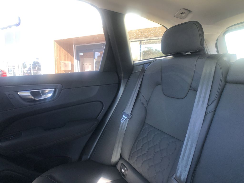 2026 Volvo XC60 Plus - Photo 21