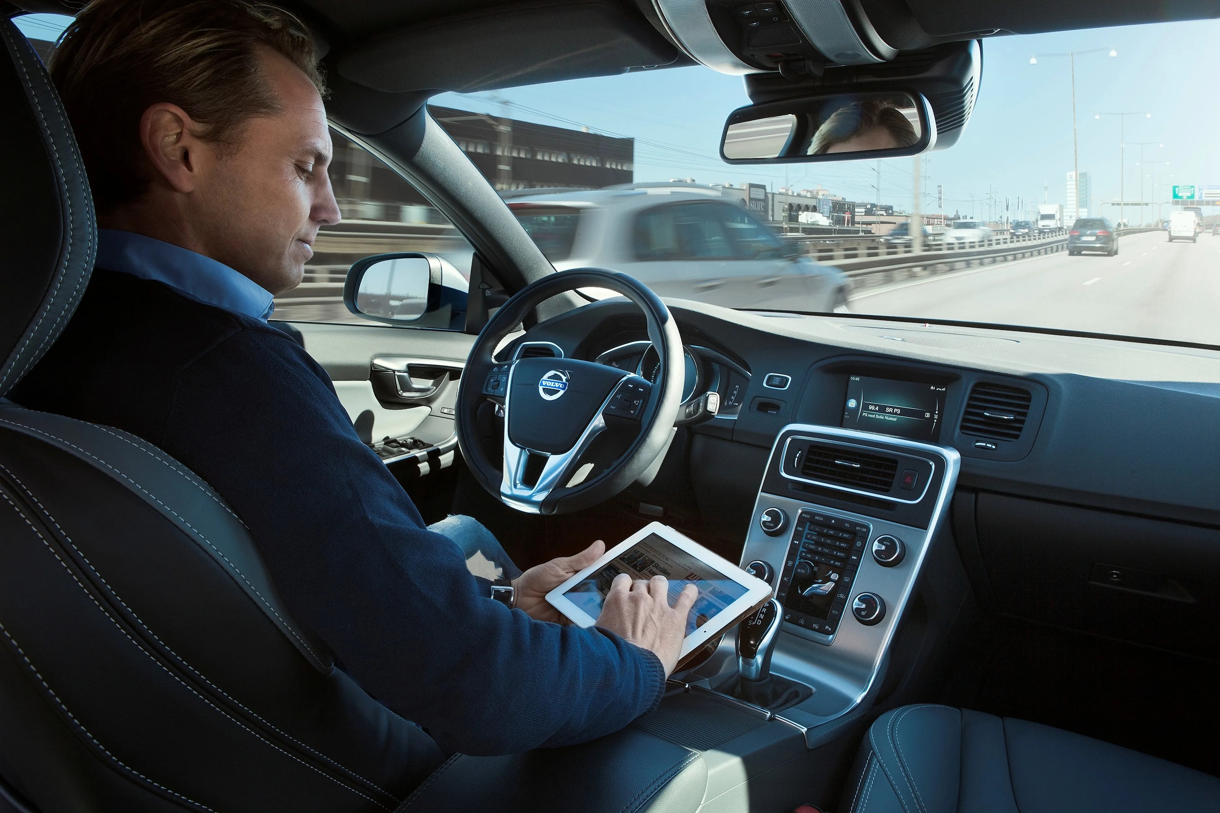 Volvo_s-Autonomous-Driving.jpg