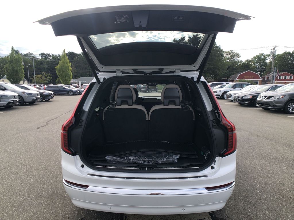 2026 Volvo XC90 Plus - Photo 40