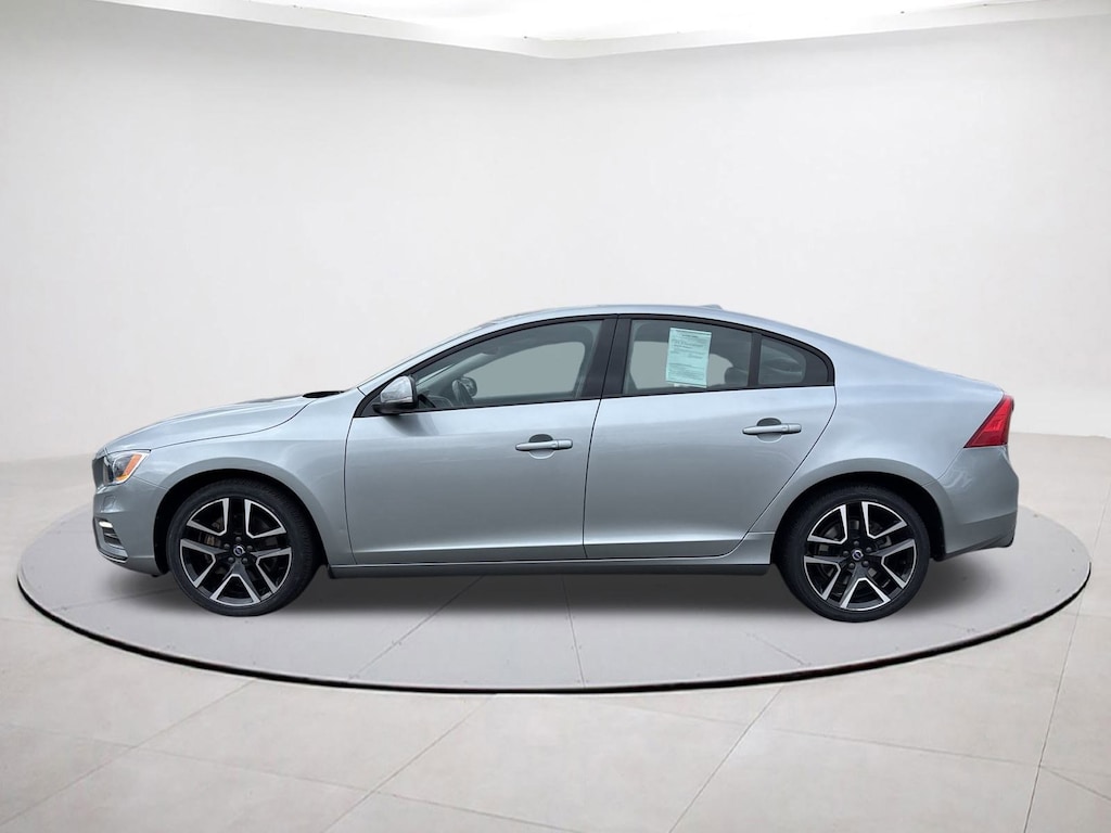 Used 2018 Volvo S60 T5 AWD Dynamic Sedan