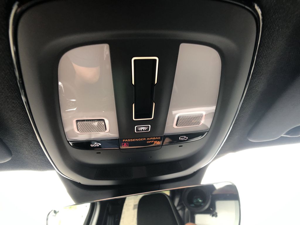 2026 Volvo XC40 Ultra Black Edition - Photo 24