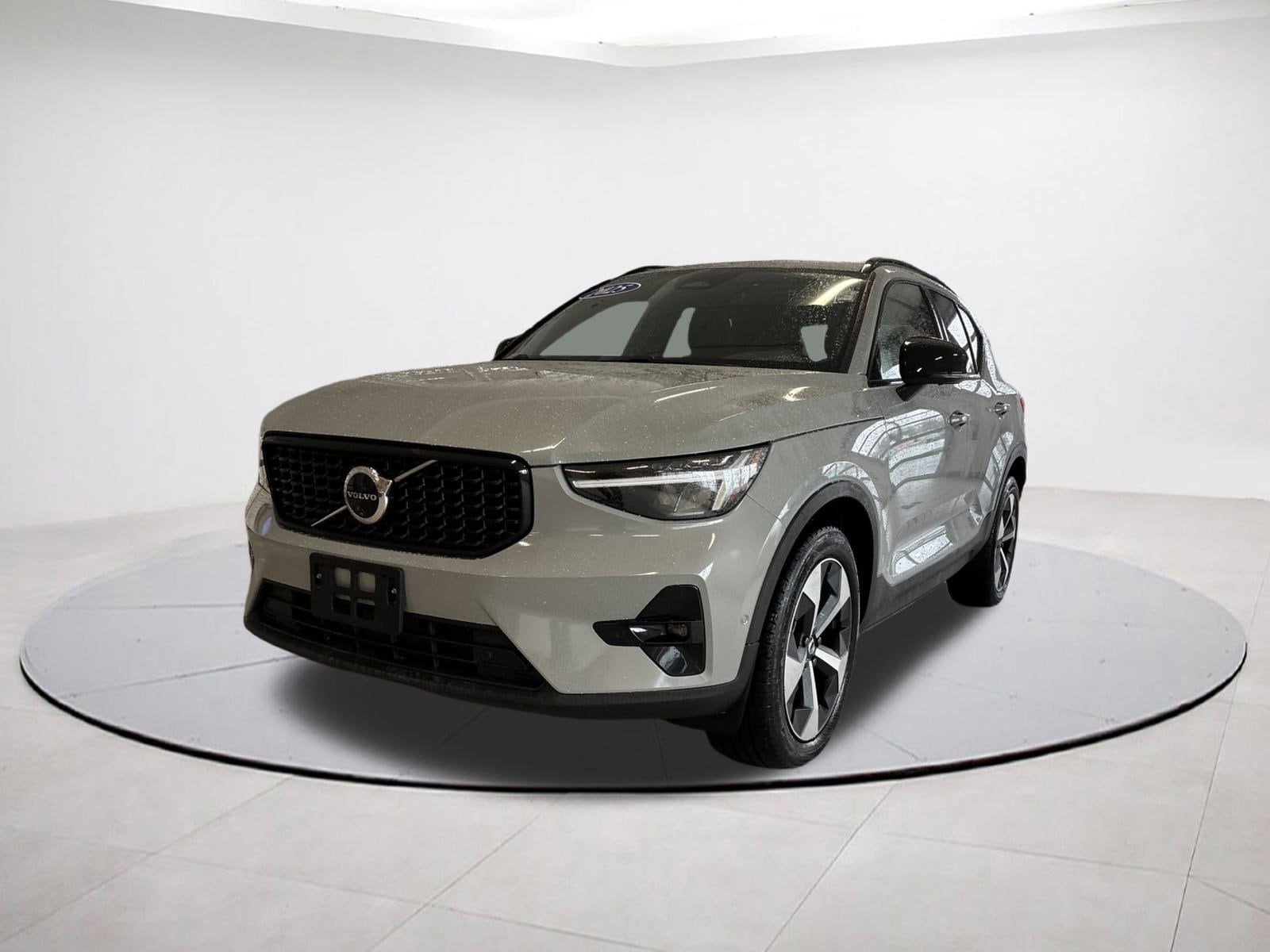 2025 Volvo XC40 Plus's photo