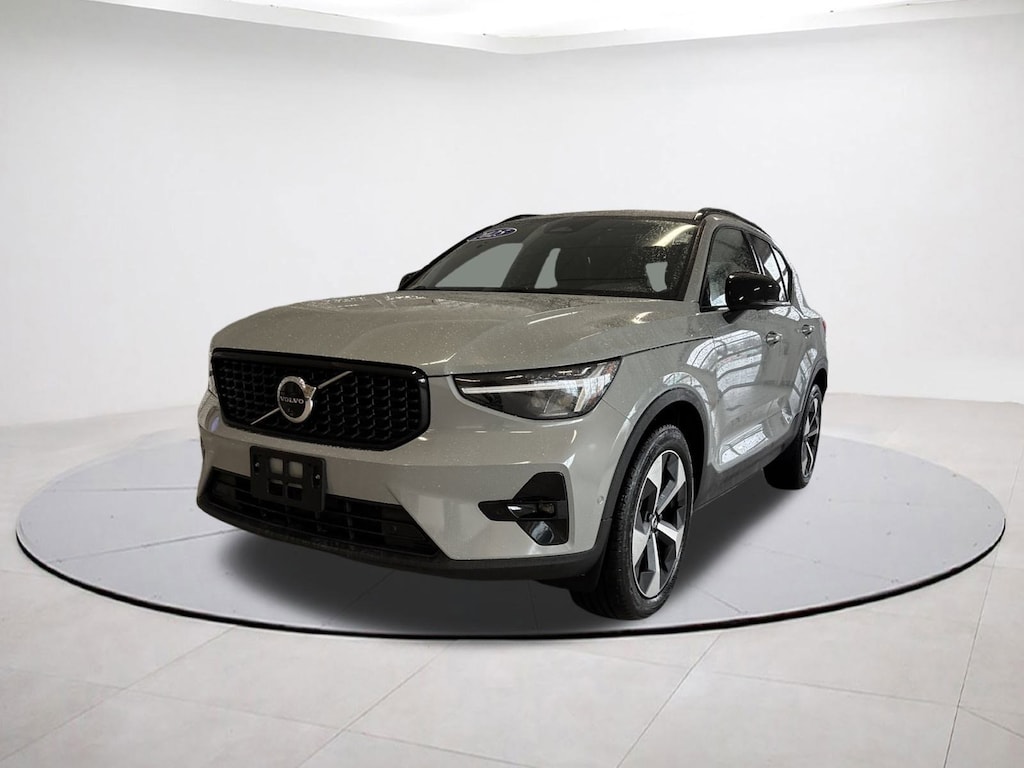 Certified 2025 Volvo XC40 B5 Plus Dark Theme SUV