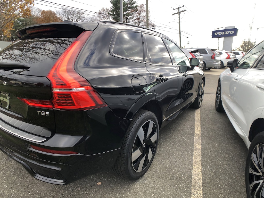 New 2025 Volvo XC60 plug-in hybrid T8 Plus SUV