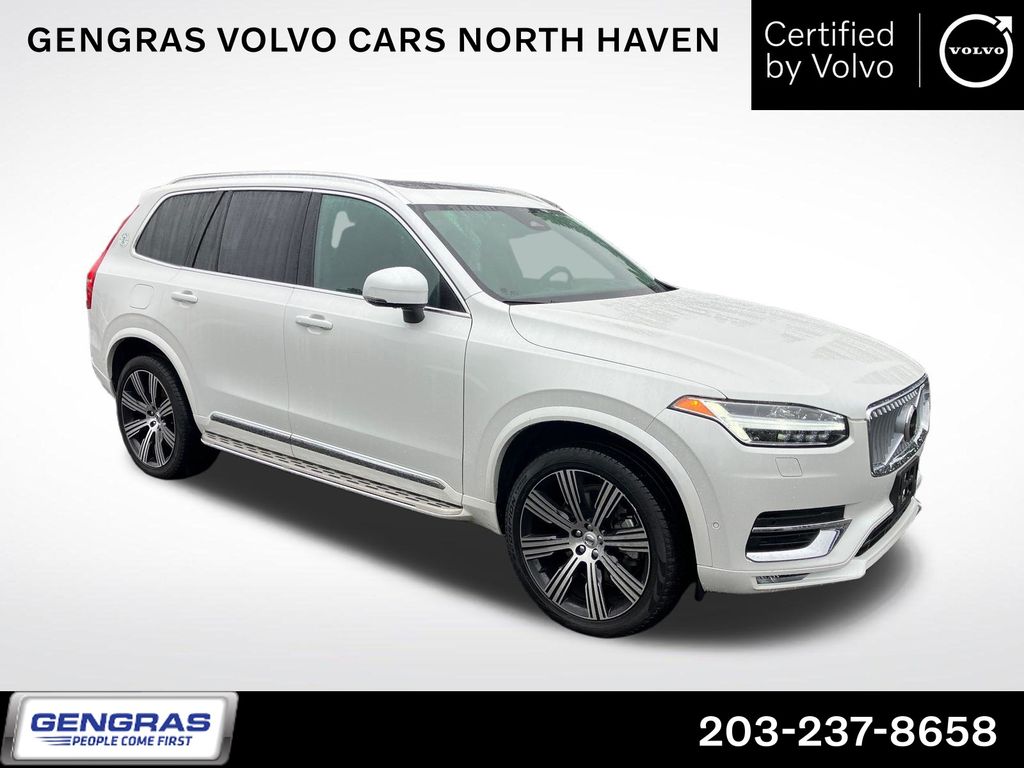 2023 Volvo XC90 SUV 
