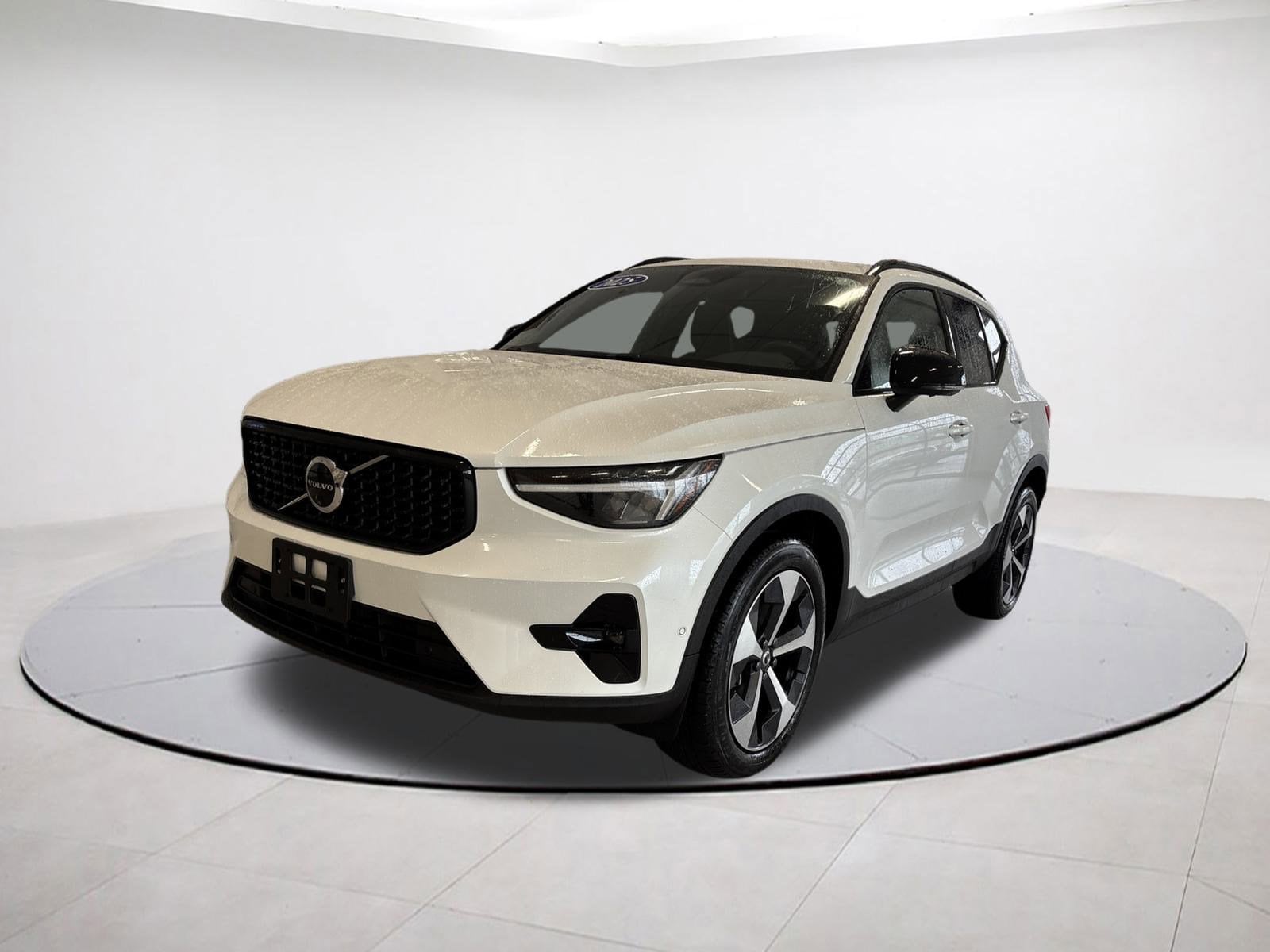 2025 Volvo XC40 Plus's photo