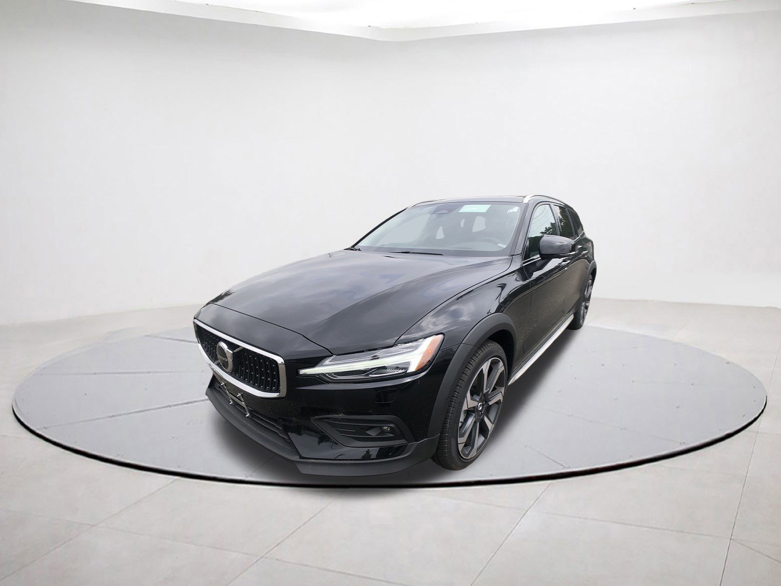 2025 Volvo V60 Cross Country B5 photo 3