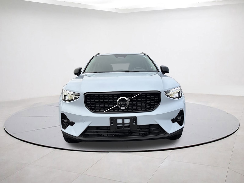 New 2026 Volvo XC40 B5 Plus SUV