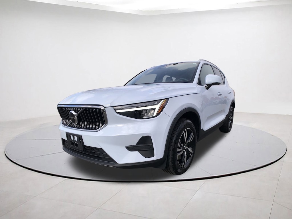 Used 2025 Volvo XC40 B5 Core Bright Theme SUV