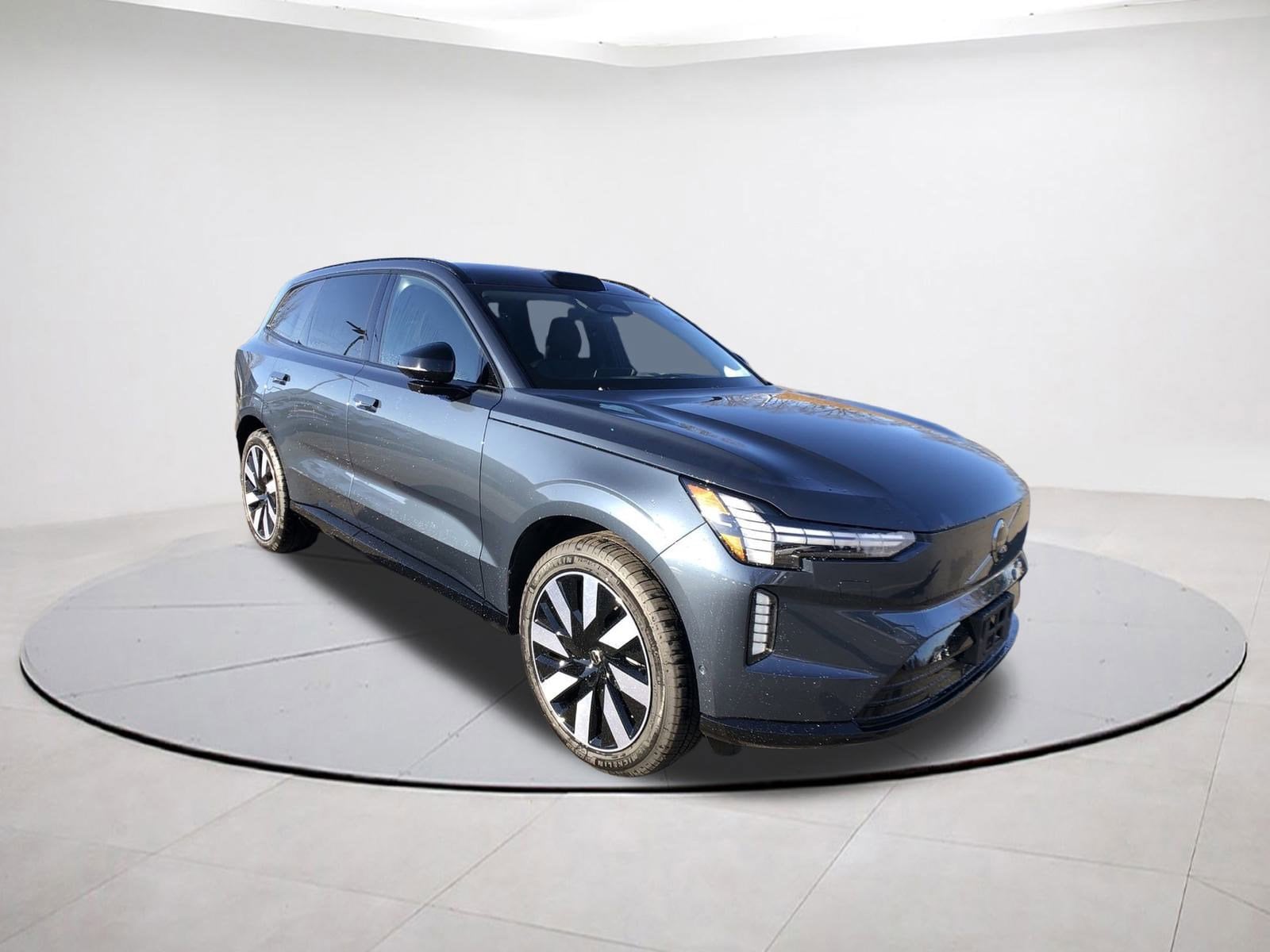 2025 Volvo EX90 Ultra's photo