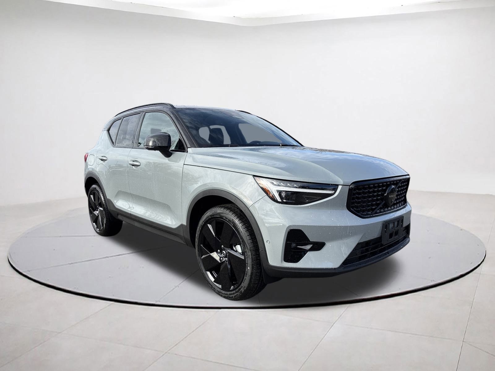 2026 Volvo XC40 Ultra Black Edition's photo