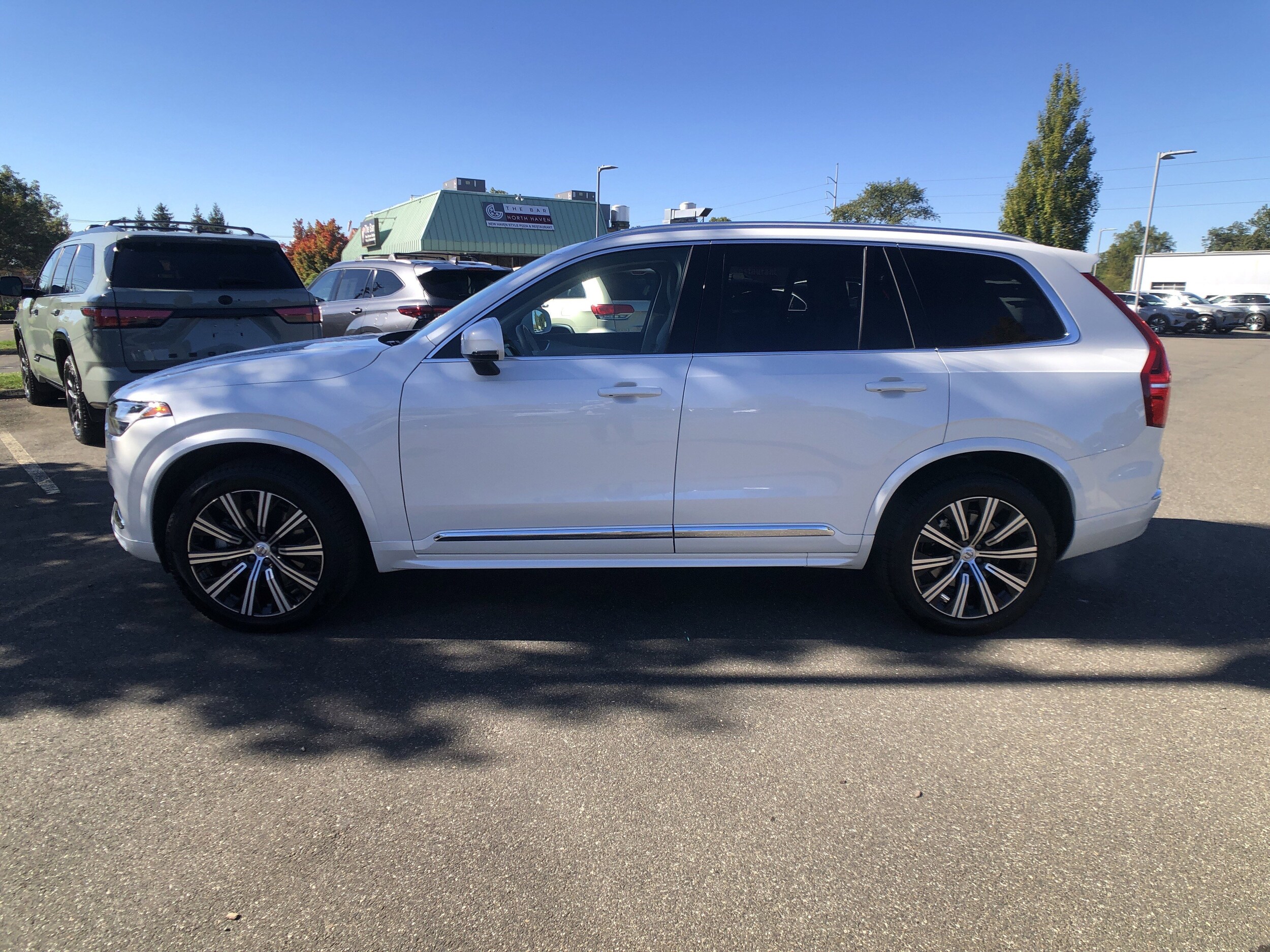 2024 Volvo XC90 B5 Core photo 4