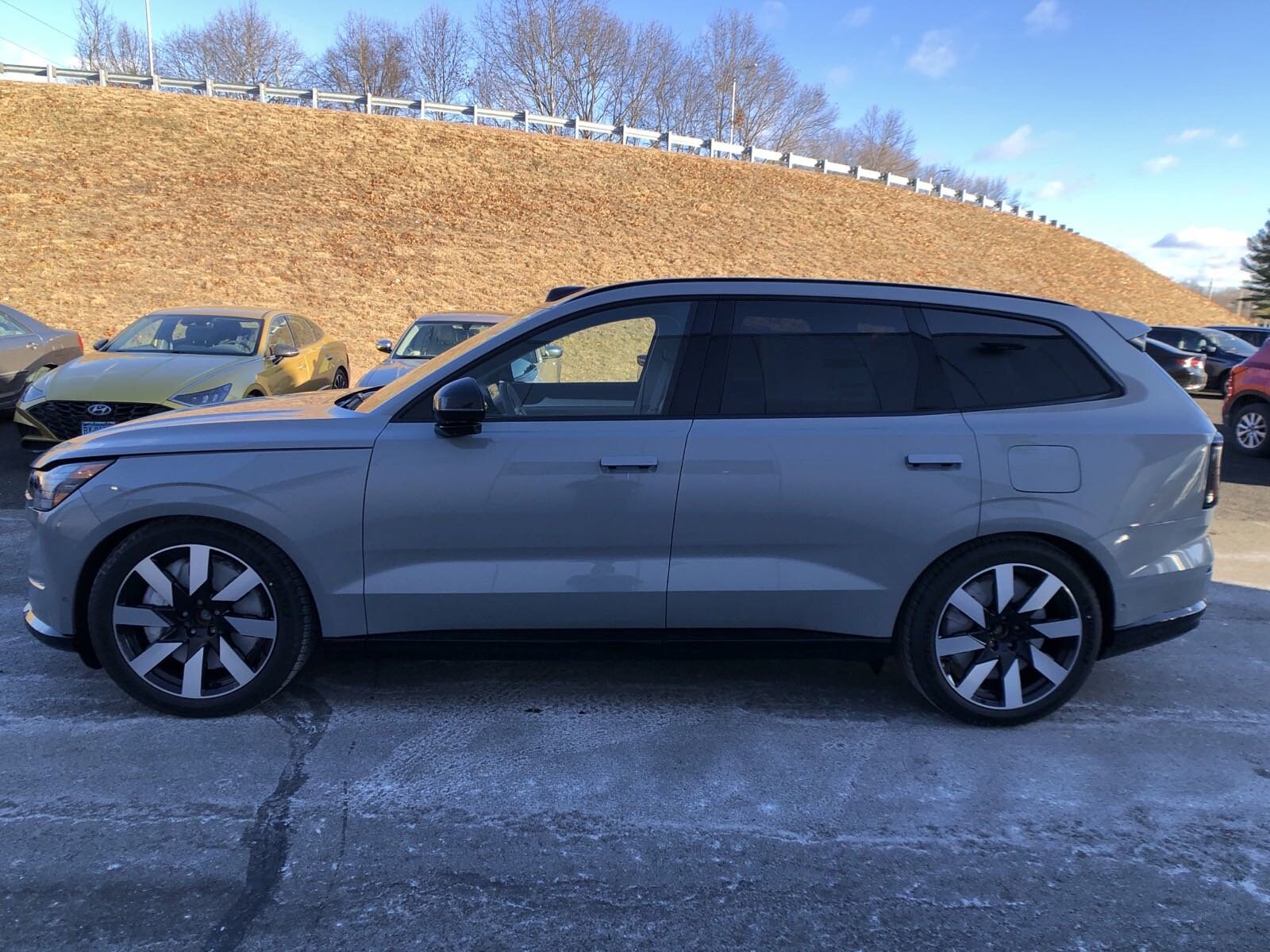 2025 Volvo EX90 Twin Motor Ultra photo 3