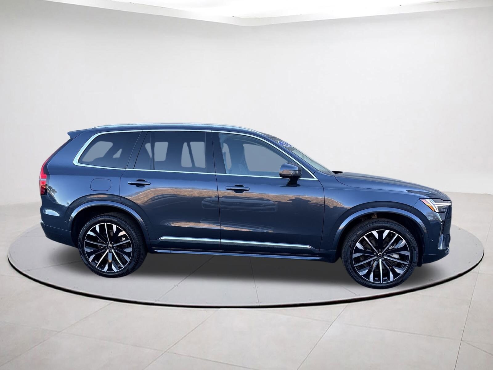 2025 Volvo XC90 Plus photo 4