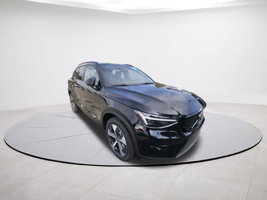 New 2026 Volvo XC40 B5 Plus SUV
