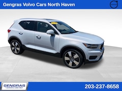 2020 Volvo XC40 T5 Momentum SUV