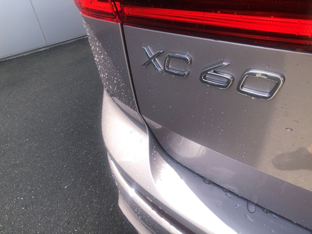 2026 Volvo XC60 Plus - Photo 12