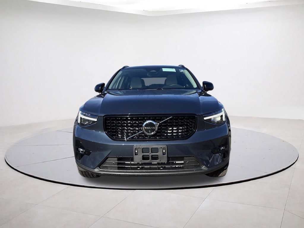 New 2026 Volvo XC40 B5 Ultra SUV