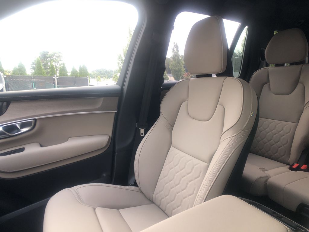 2026 Volvo XC90 Plus - Photo 23