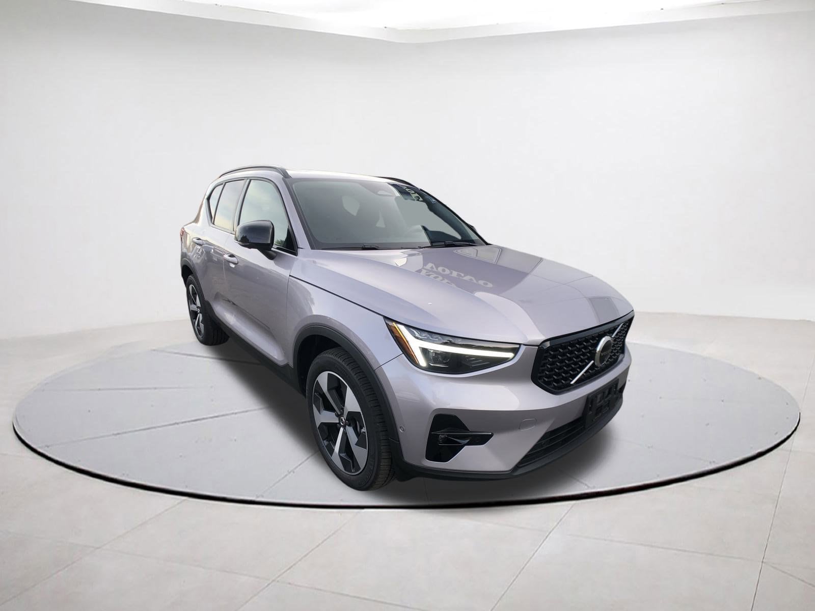 2026 Volvo XC40 SUV 