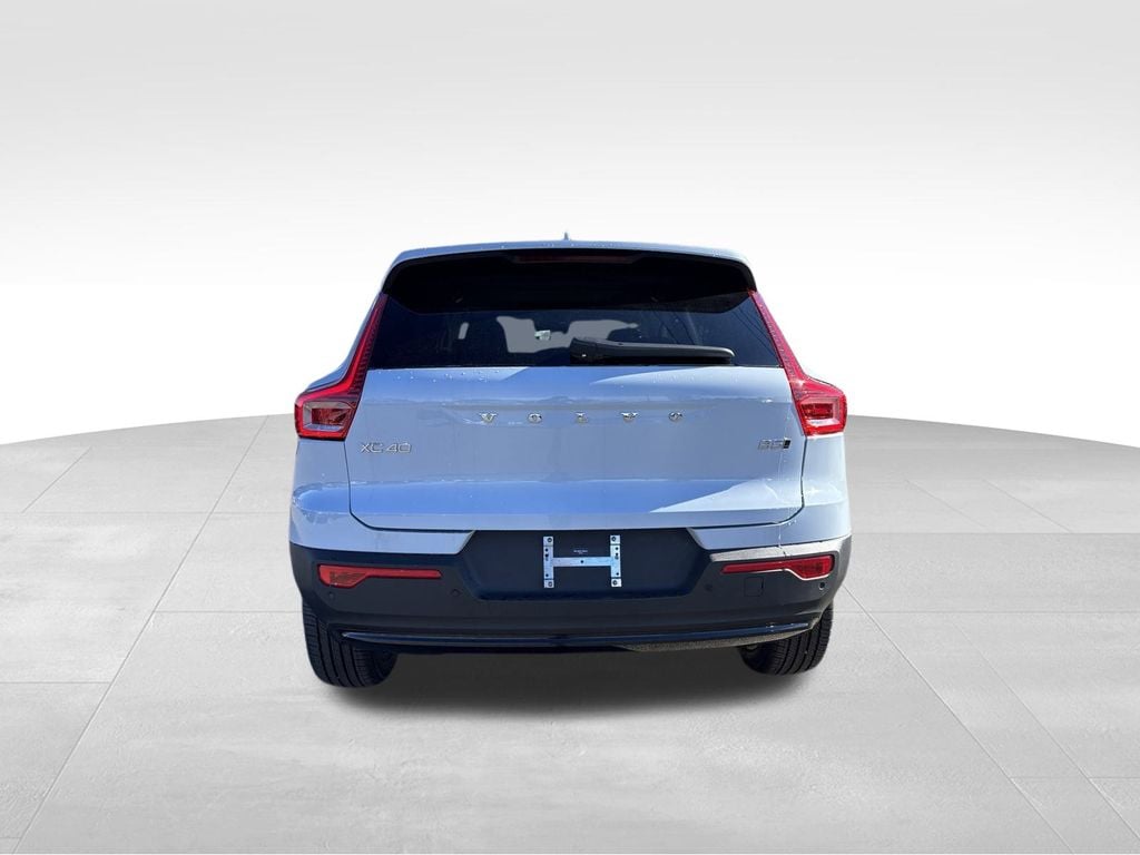 2026 Volvo XC40 Plus - Photo 7