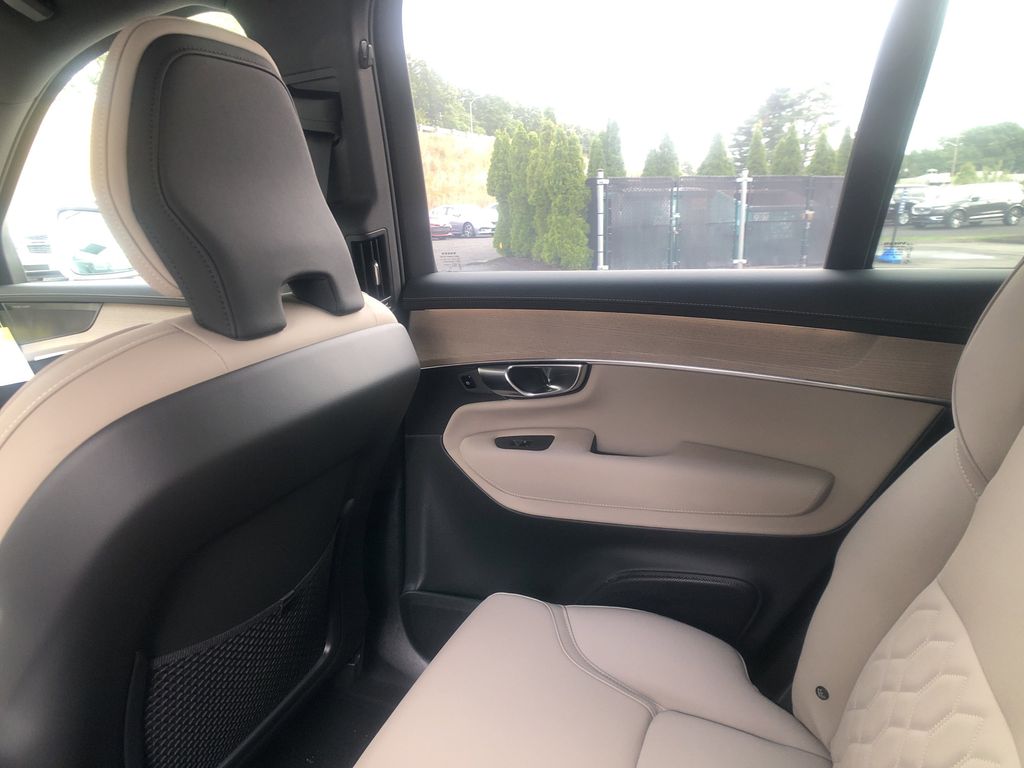 2026 Volvo XC90 Plus - Photo 29