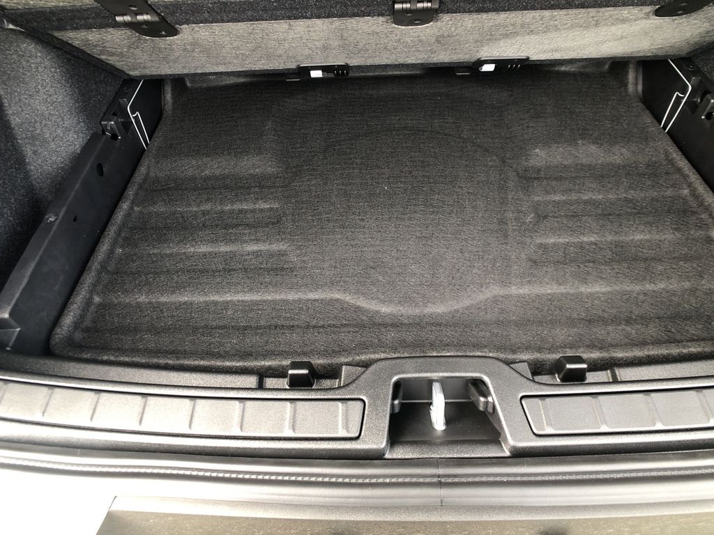 2026 Volvo XC40 Ultra Black Edition - Photo 43