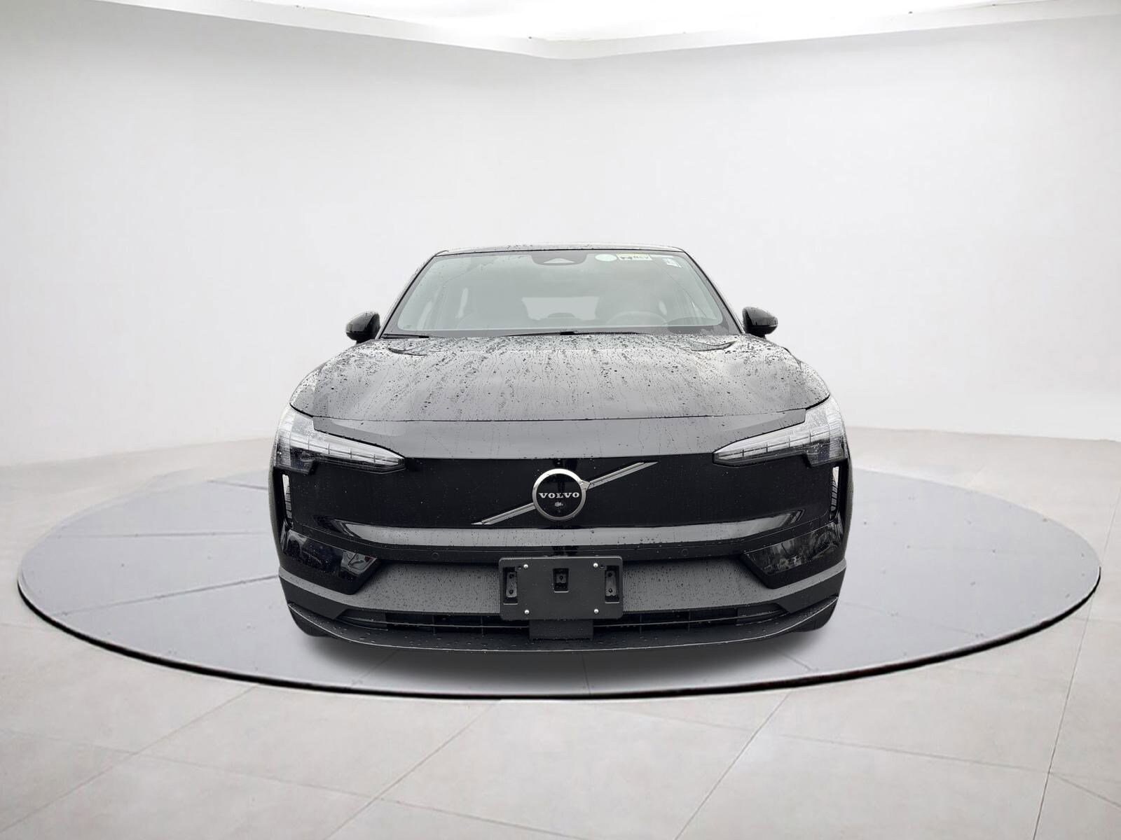 2026 Volvo EX30 Ultra photo 2