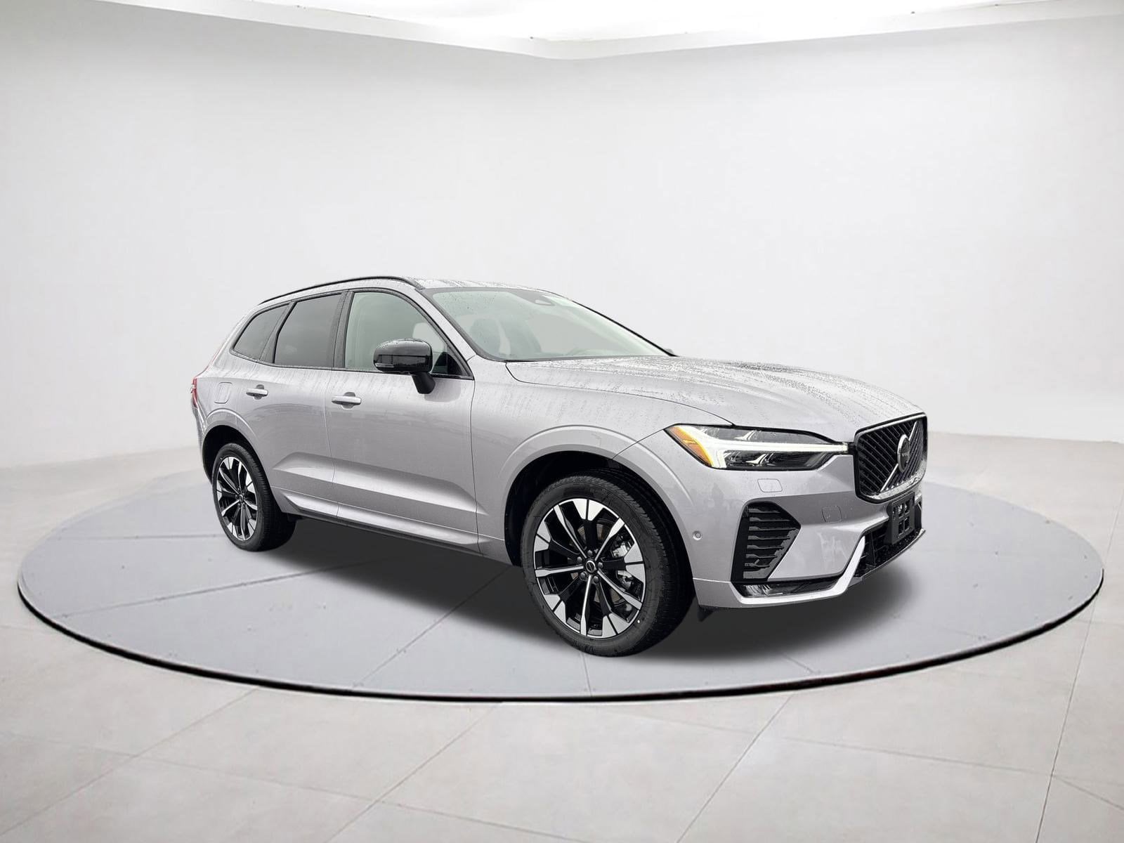 2026 Volvo XC60 Plus's photo