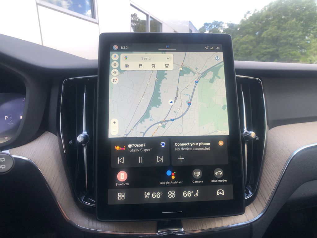 2026 Volvo XC60 Plus - Photo 18