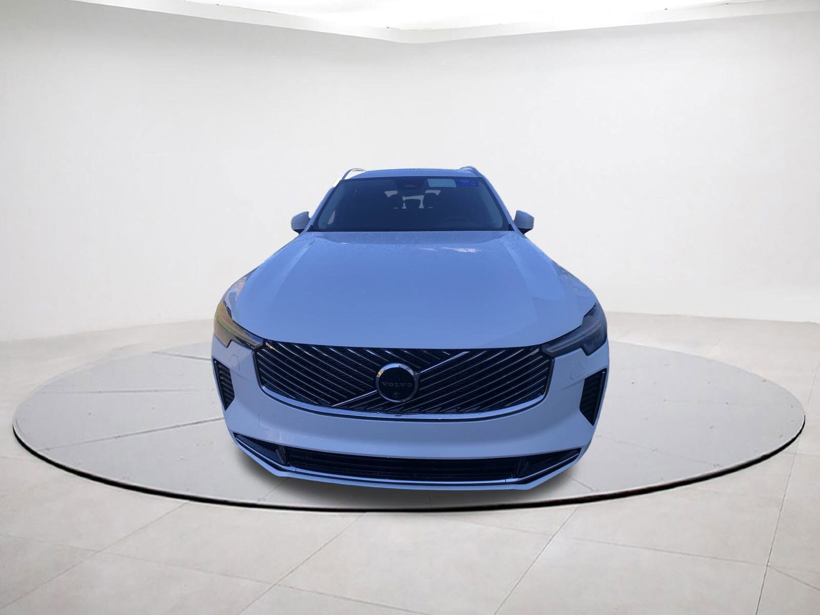 2026 Volvo XC90 Plus photo 2