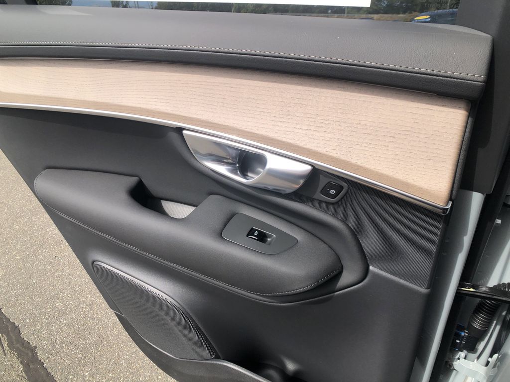 2026 Volvo XC90 Plus - Photo 22