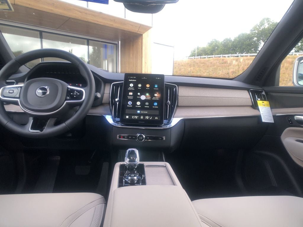 2026 Volvo XC90 Plus - Photo 27