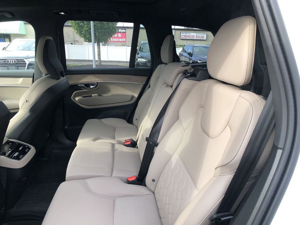 2026 Volvo XC90 Plus - Photo 31