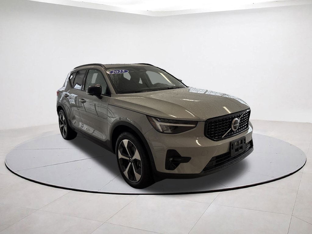 Certified 2025 Volvo XC40 B5 Plus Dark Theme SUV