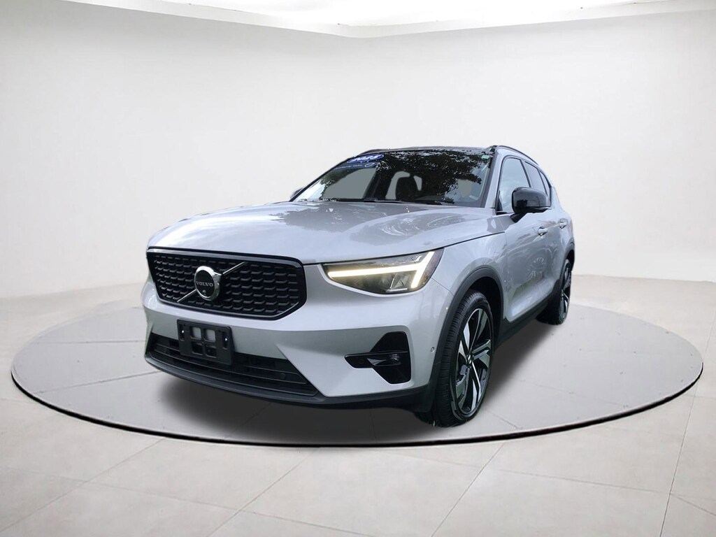 Certified 2025 Volvo XC40 B5 Plus Dark Theme SUV