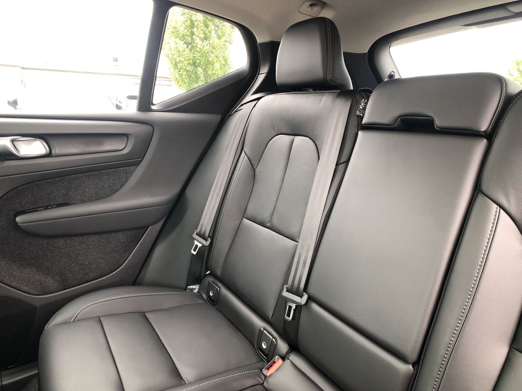 2026 Volvo XC40 Plus - Photo 39