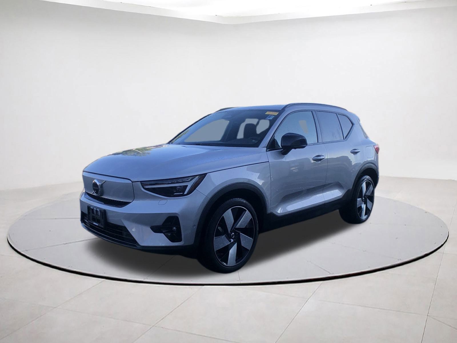 2023 Volvo XC40 Recharge Ultimate photo 2