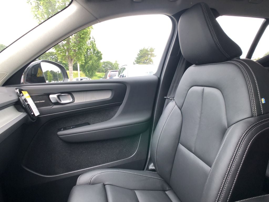 2026 Volvo XC40 Ultra - Photo 28