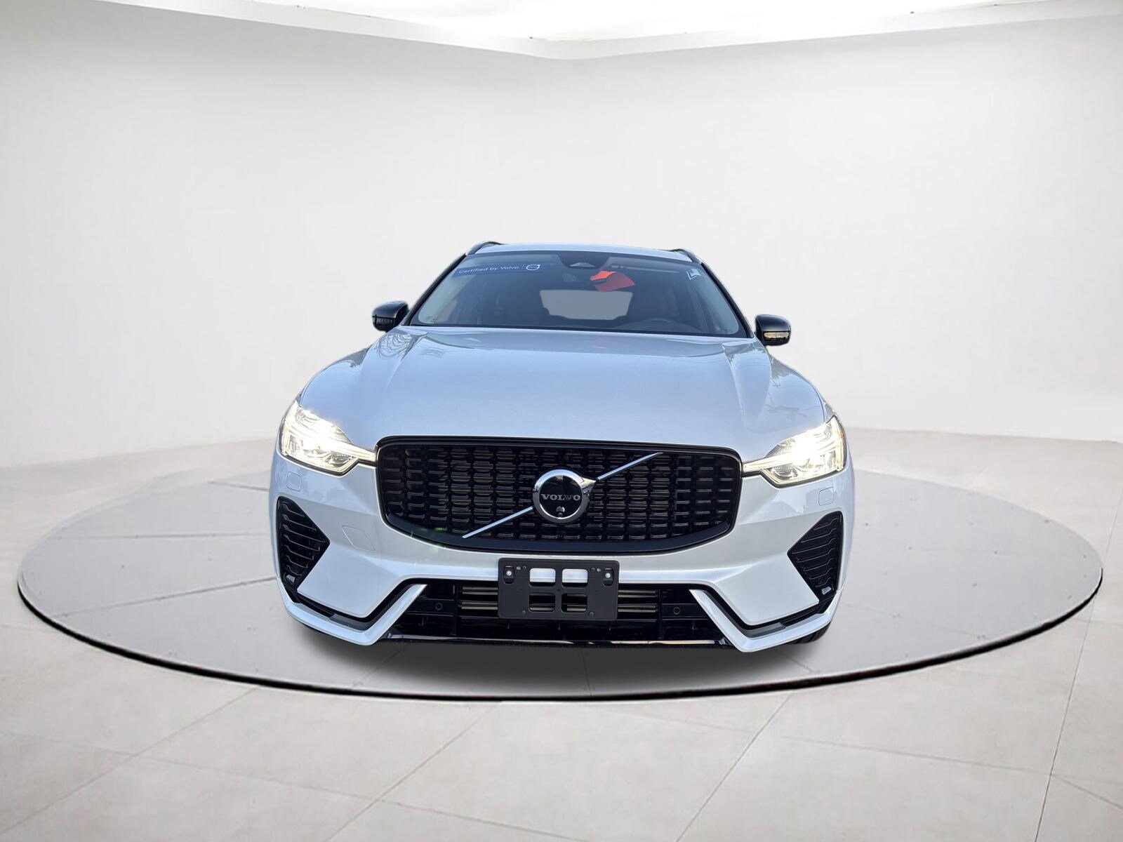 2025 Volvo XC60 Hybrid T8 Plus photo 2