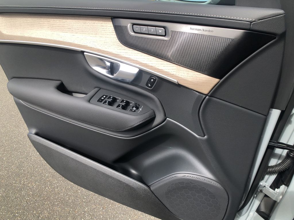 2026 Volvo XC90 Plus - Photo 12