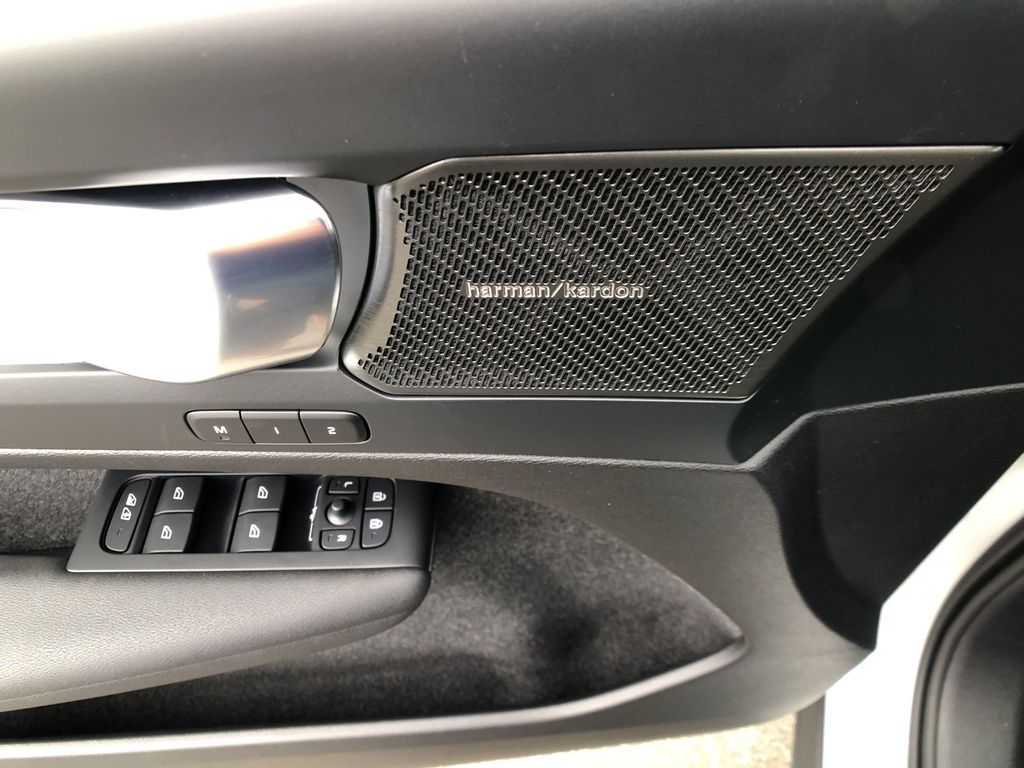 2026 Volvo XC40 Ultra Black Edition - Photo 19