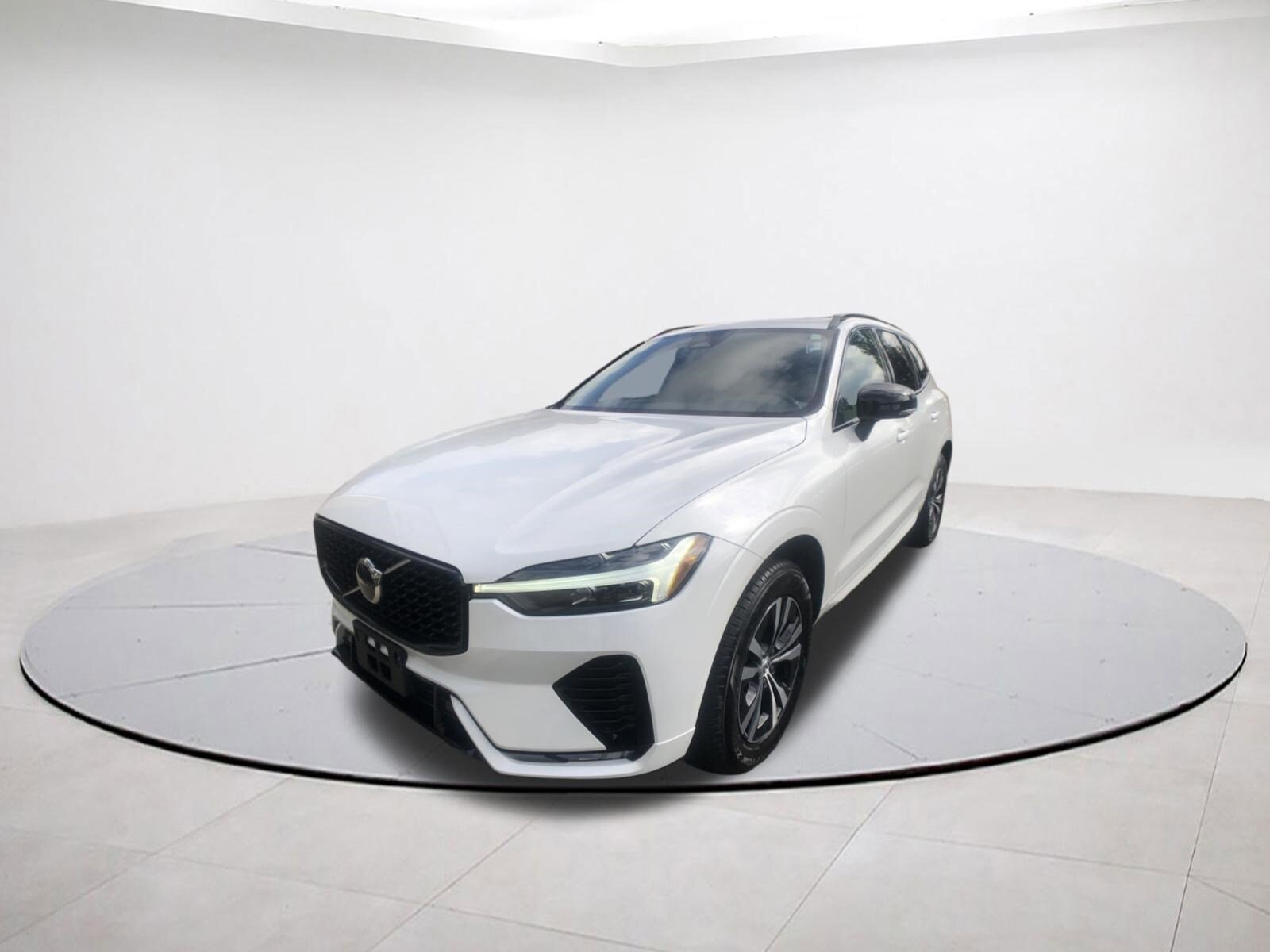 2025 Volvo XC60 B5 Core photo 3