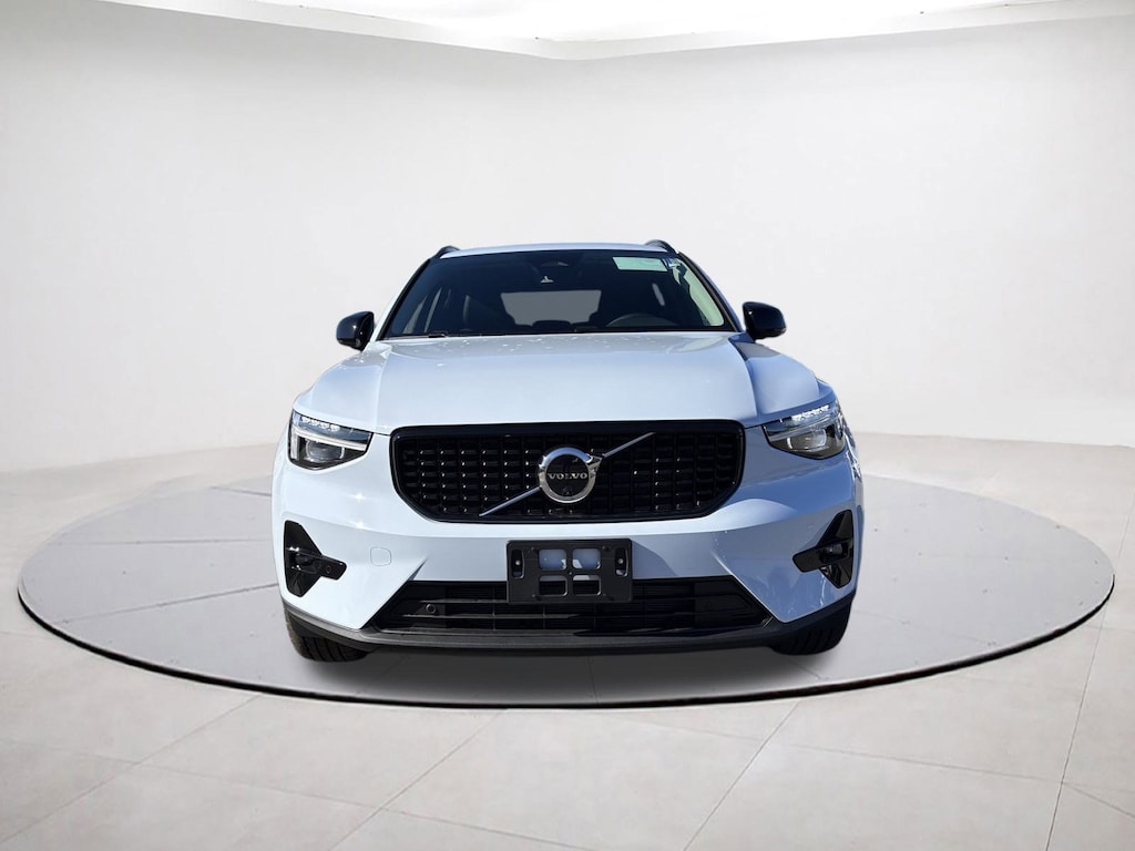 New 2026 Volvo XC40 B5 Plus SUV