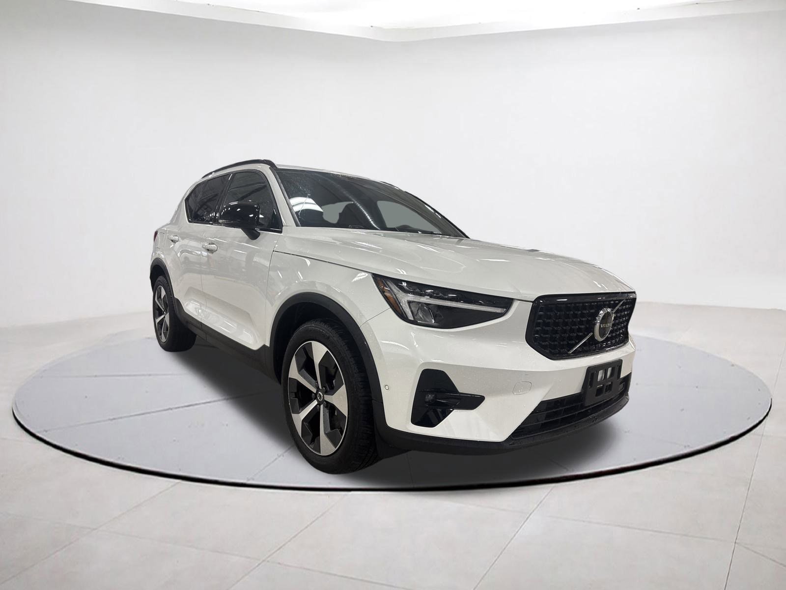 2025 Volvo XC40 Plus's photo
