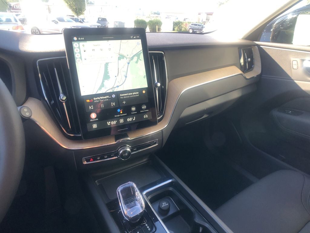 2026 Volvo XC60 Plus - Photo 15
