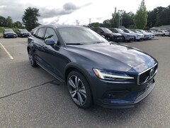 2026 Volvo V60 Cross Country B5 Plus Wagon