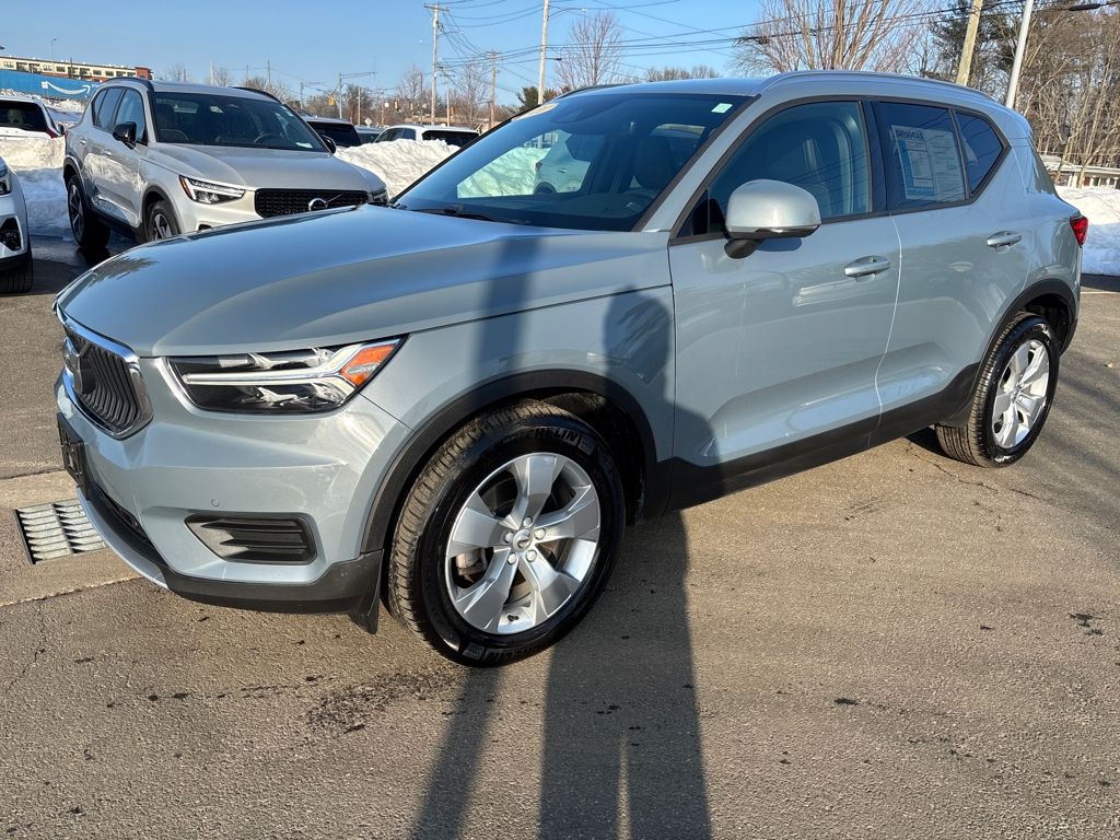Used 2020 Volvo XC40 Momentum with VIN YV4162UK1L2322050 for sale in North Haven, CT
